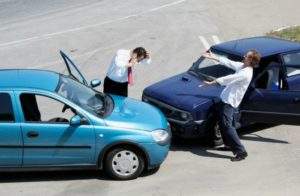 Featured image for Causas más comunes de accidentes de automóviles en California y qué hacer en caso de uno