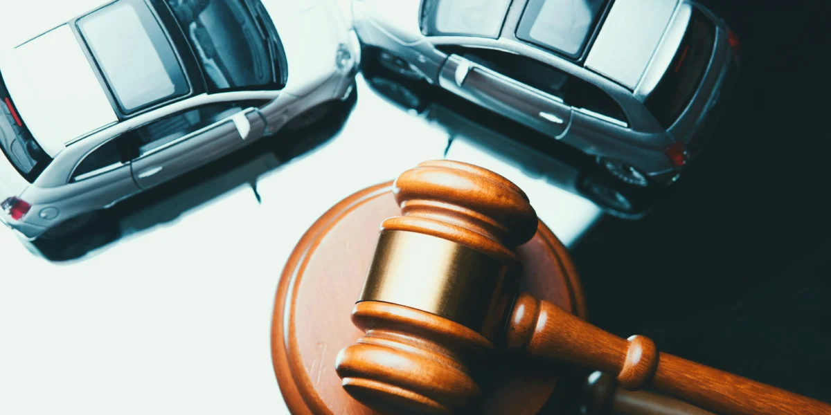 que-significa-cuando-los-abogados-de-accidentes-de-carro-notifican-al-seguro-sobre-su-representacion-legal