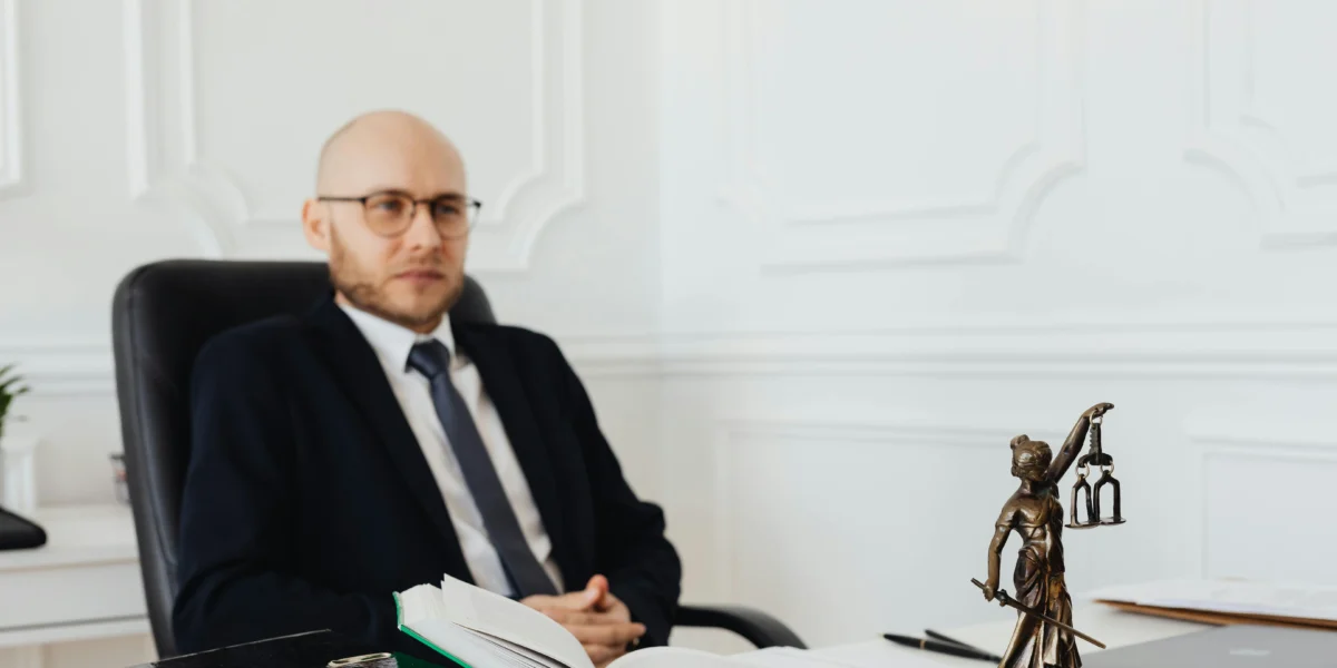 como-un-abogado-en-espanol-protege-su-version-de-los-hechos